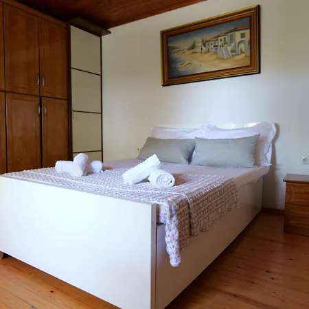 Villa In Delvine *